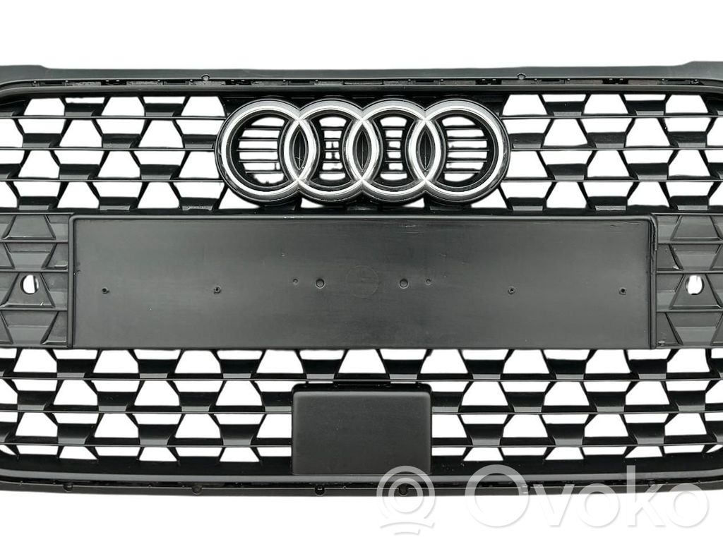 Audi A1 Etupuskurin ylempi jäähdytinsäleikkö 