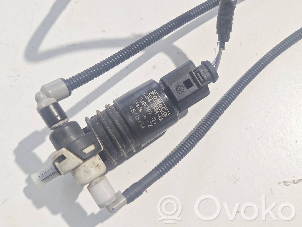 Ford Kuga II Windscreen/windshield washer pump 