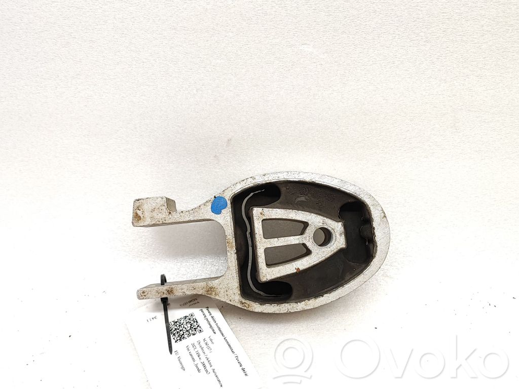 Volvo XC60 Engine mount bracket 