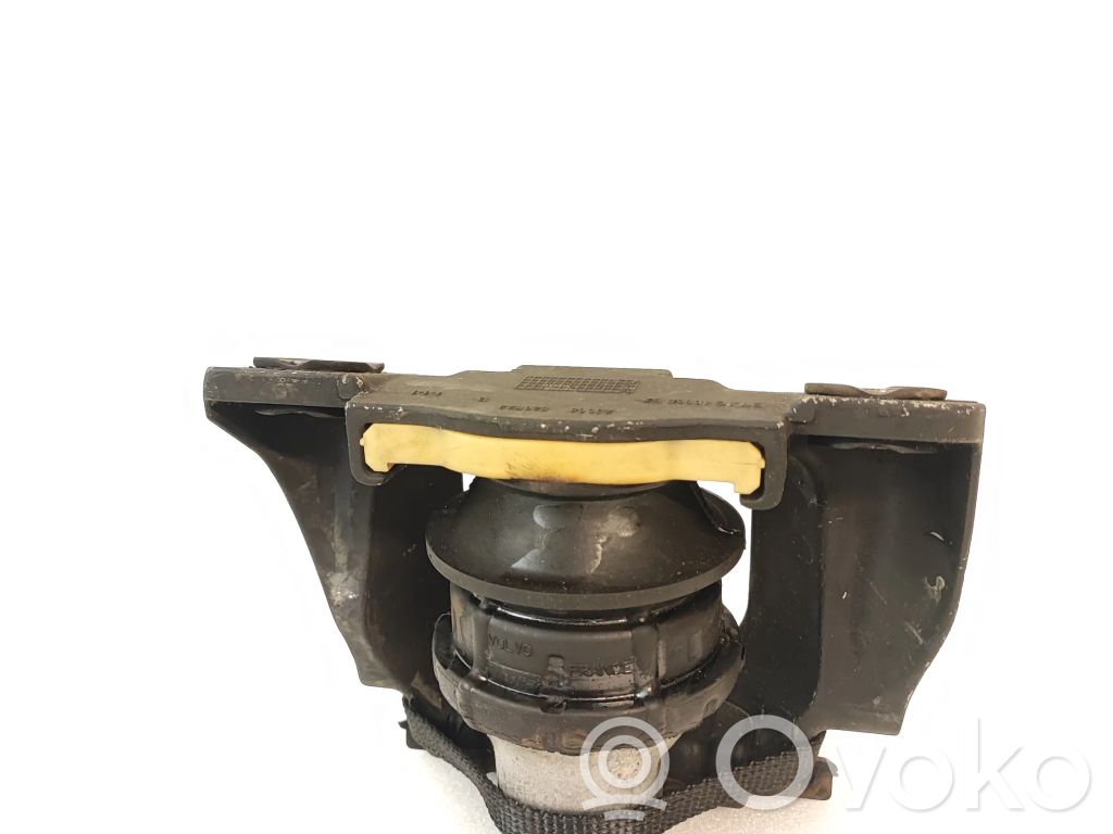 Volvo XC90 Engine mount bracket 