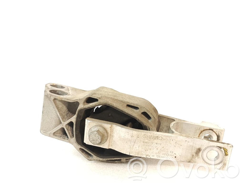 Volvo XC40 Engine mount bracket 
