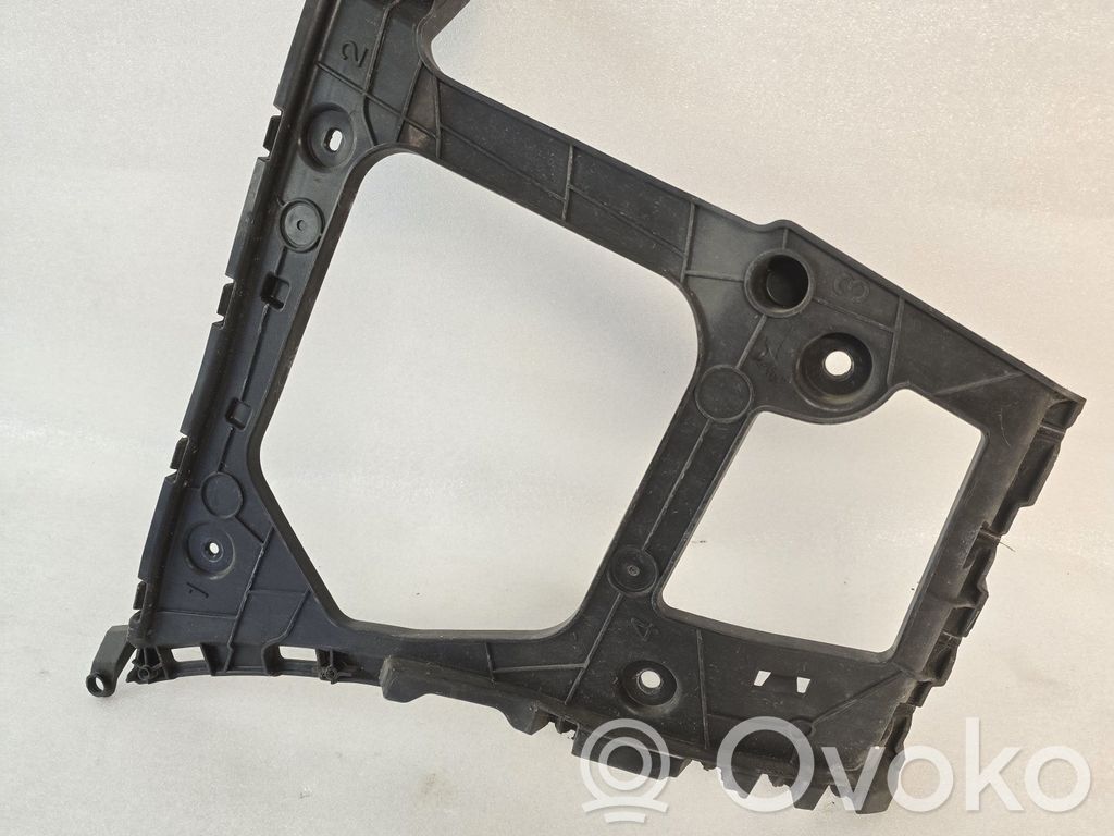 Audi Q7 4M Rear bumper mounting bracket 
