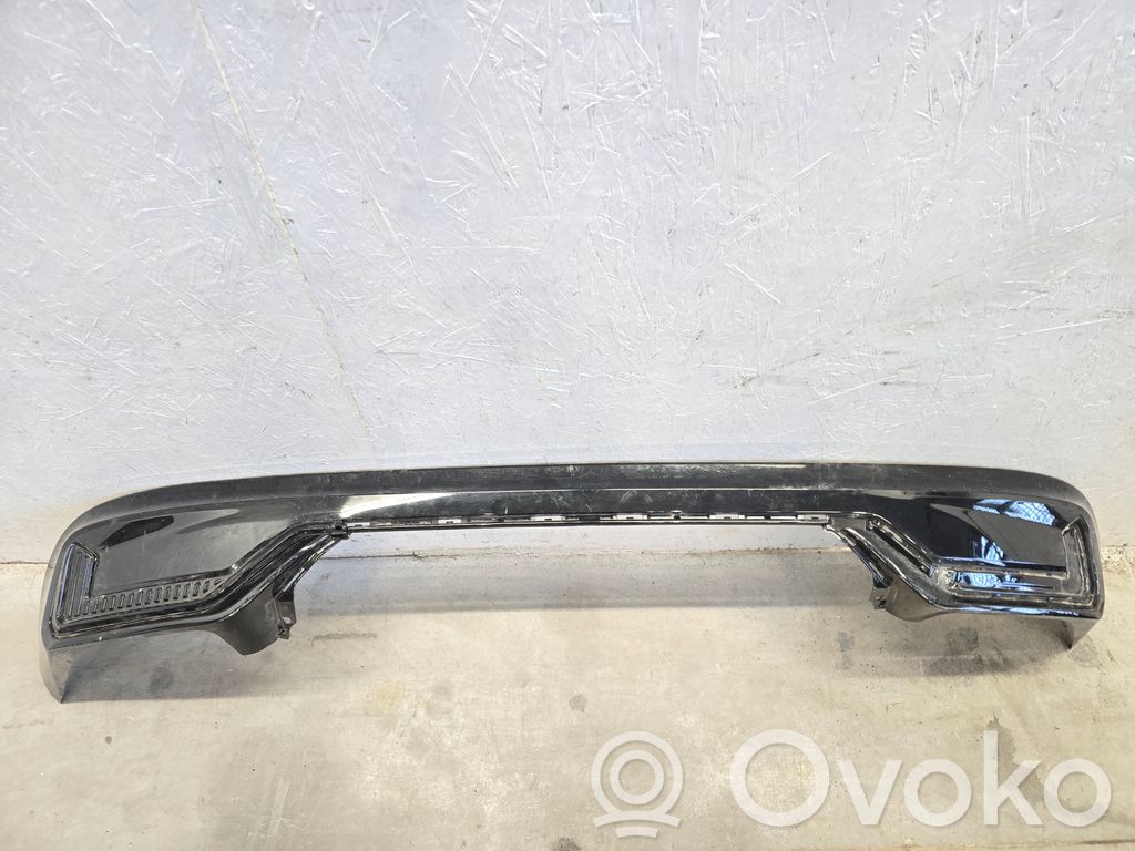 Volvo XC60 Moldura inferior del parachoques trasero 