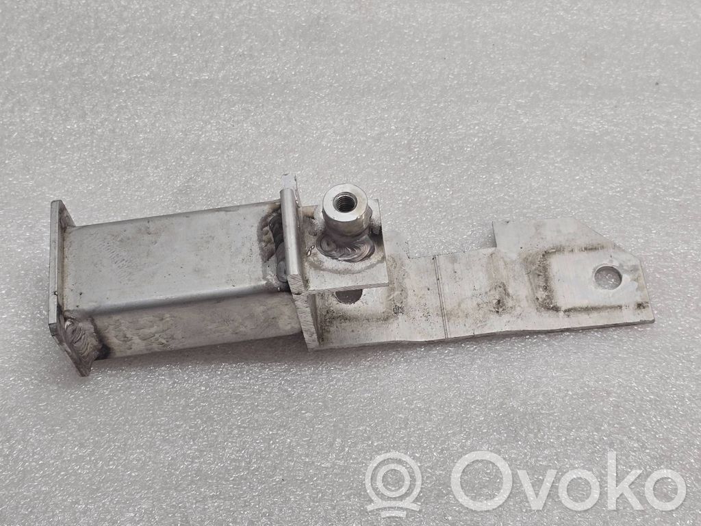 Volvo XC40 Odbój / Amortyzator zderzaka przedniego 