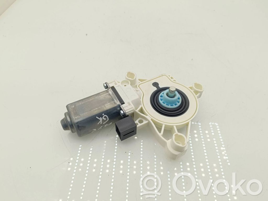 Volkswagen Touareg III Rear door window regulator motor 