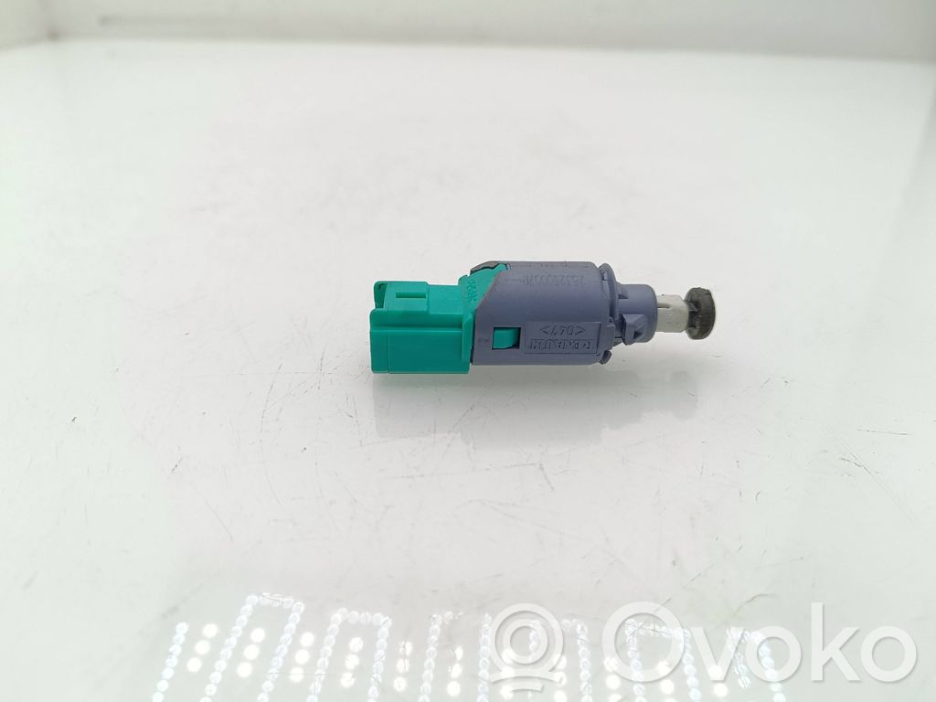 Renault Trafic III (X82) Clutch pedal sensor 