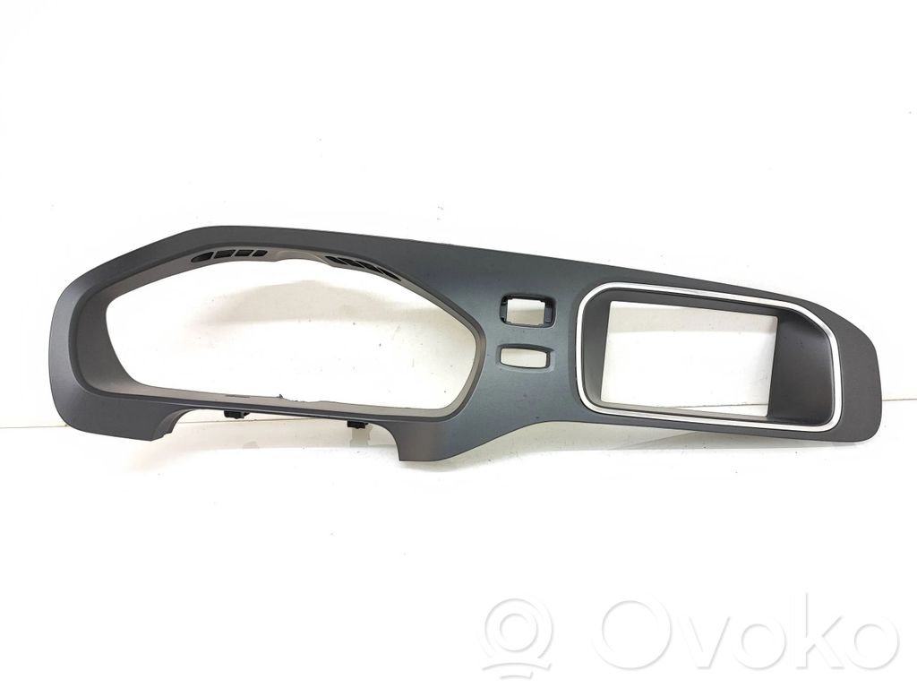 Volvo V40 Dashboard trim 
