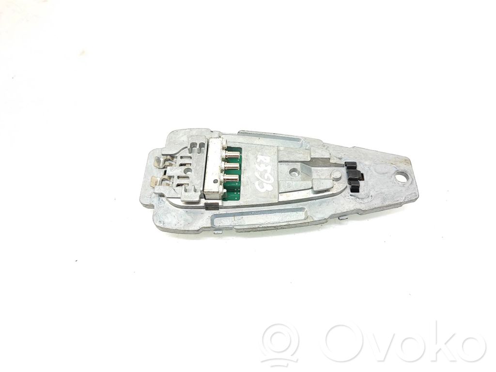 BMW 4 G22 G23 G24 G26 Антенна (антенна GPS) 