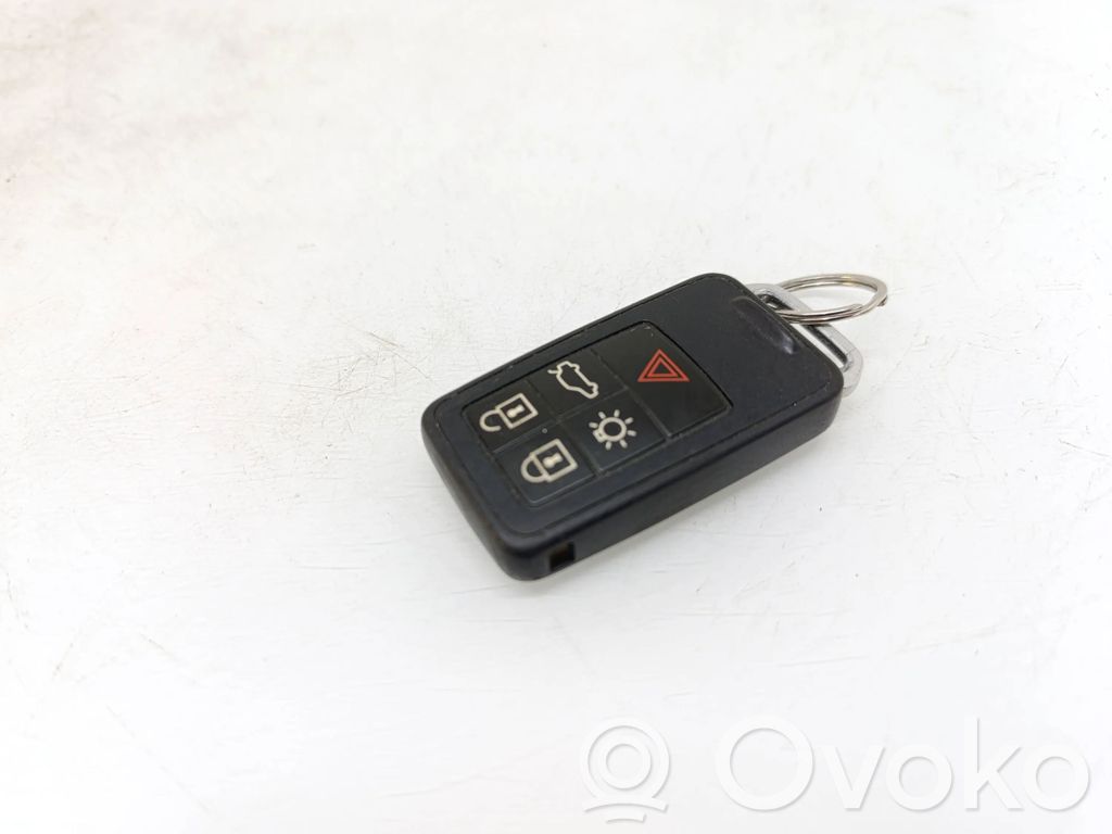 Volvo V40 Ignition key/card 