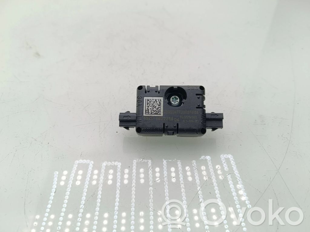 BMW 4 G22 G23 G24 G26 Antenos stiprintuvas 