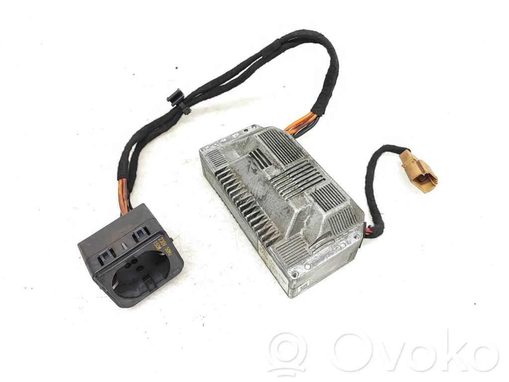 Volkswagen Touareg III Voltage converter/converter module 