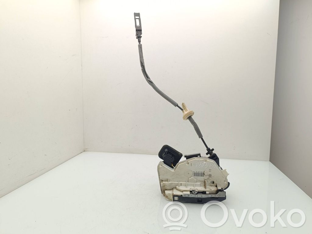 Volkswagen Golf VII Priekšpusē slēdzene 