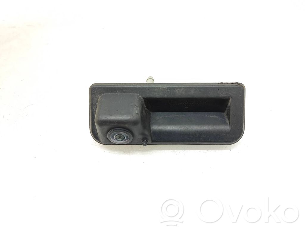 Volkswagen Touareg III Tailgate handle with camera 