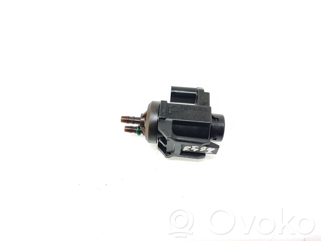 BMW 5 G30 G31 G38 Vakuuminis vožtuvas 