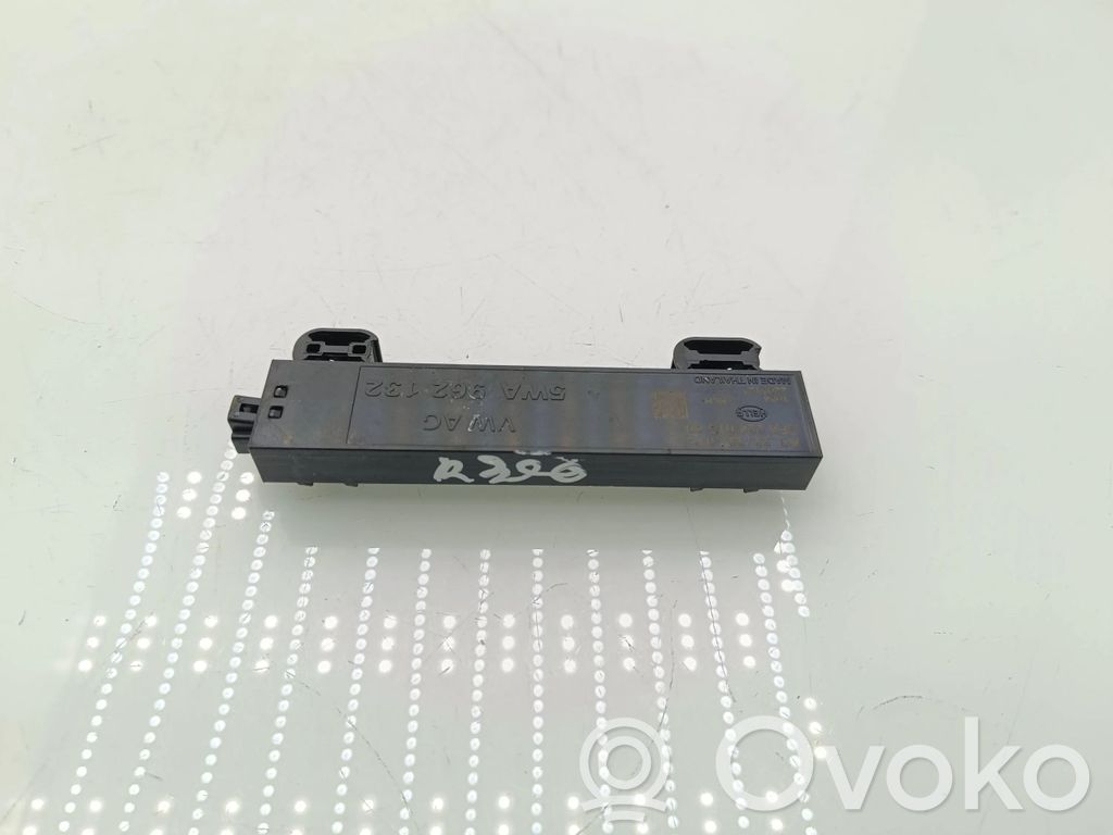 Volkswagen ID.4 Aerial antenna amplifier 