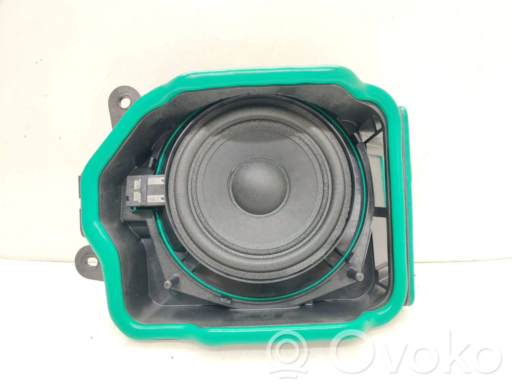 BMW 5 G30 G31 G38 Subwoofer 