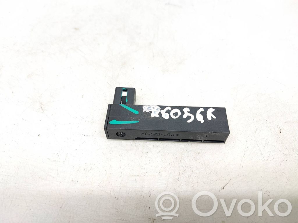 Polestar 2 Amplificateur d'antenne 