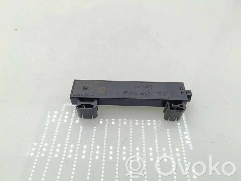 Volkswagen ID.4 Aerial antenna amplifier 