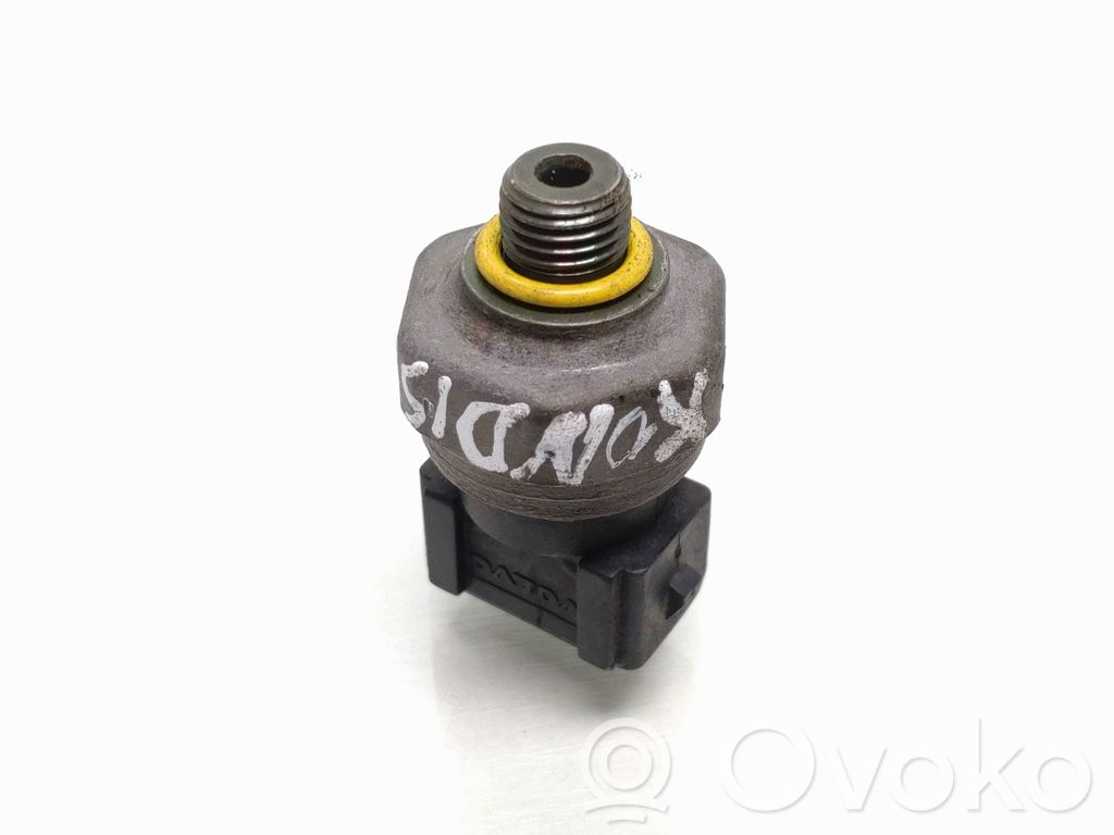Volvo XC70 Air conditioning (A/C) pressure sensor 