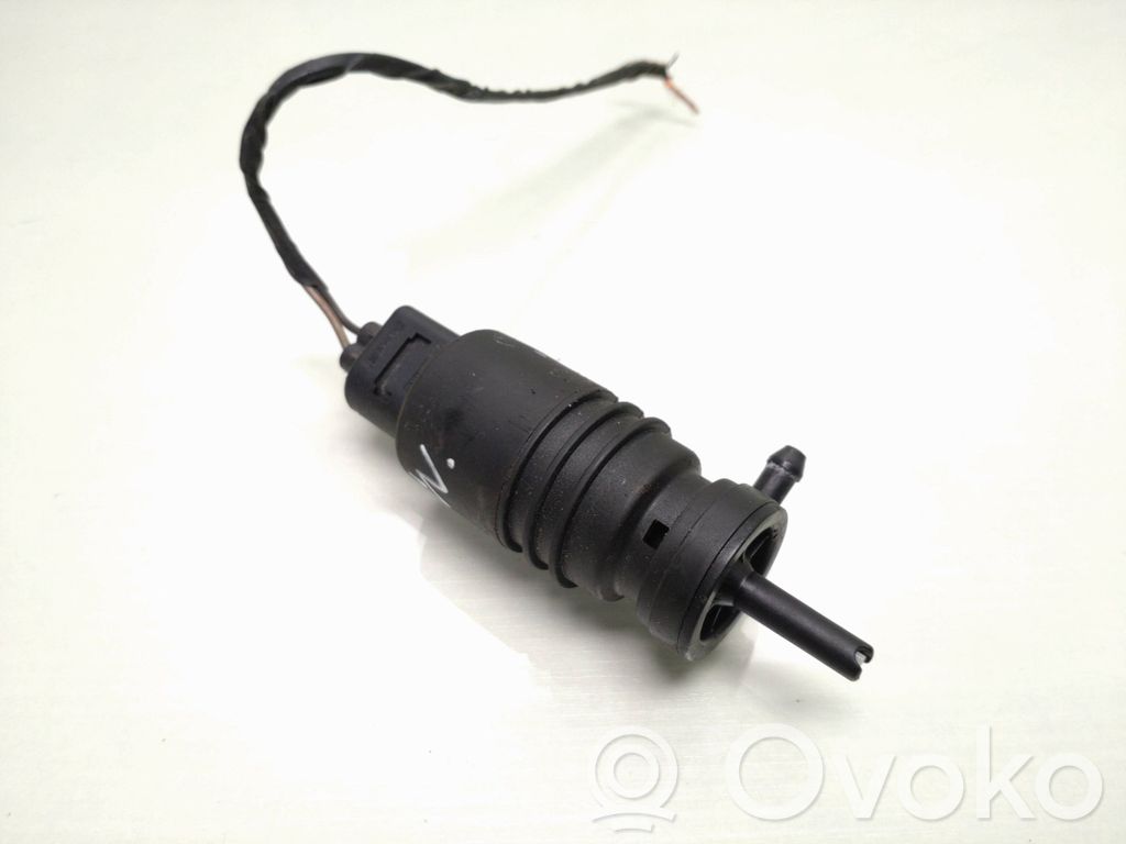 BMW 3 E46 Windscreen/windshield washer pump 