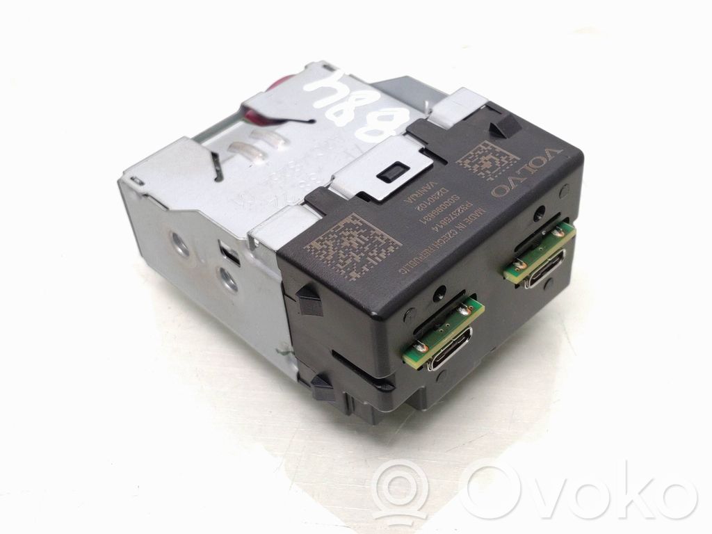 Polestar 2 Enchufe conector USB 
