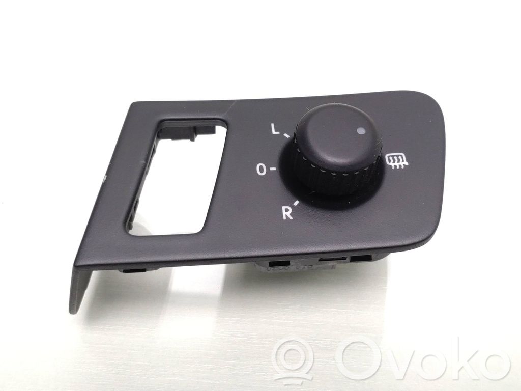 Volkswagen Touran I Wing mirror switch 