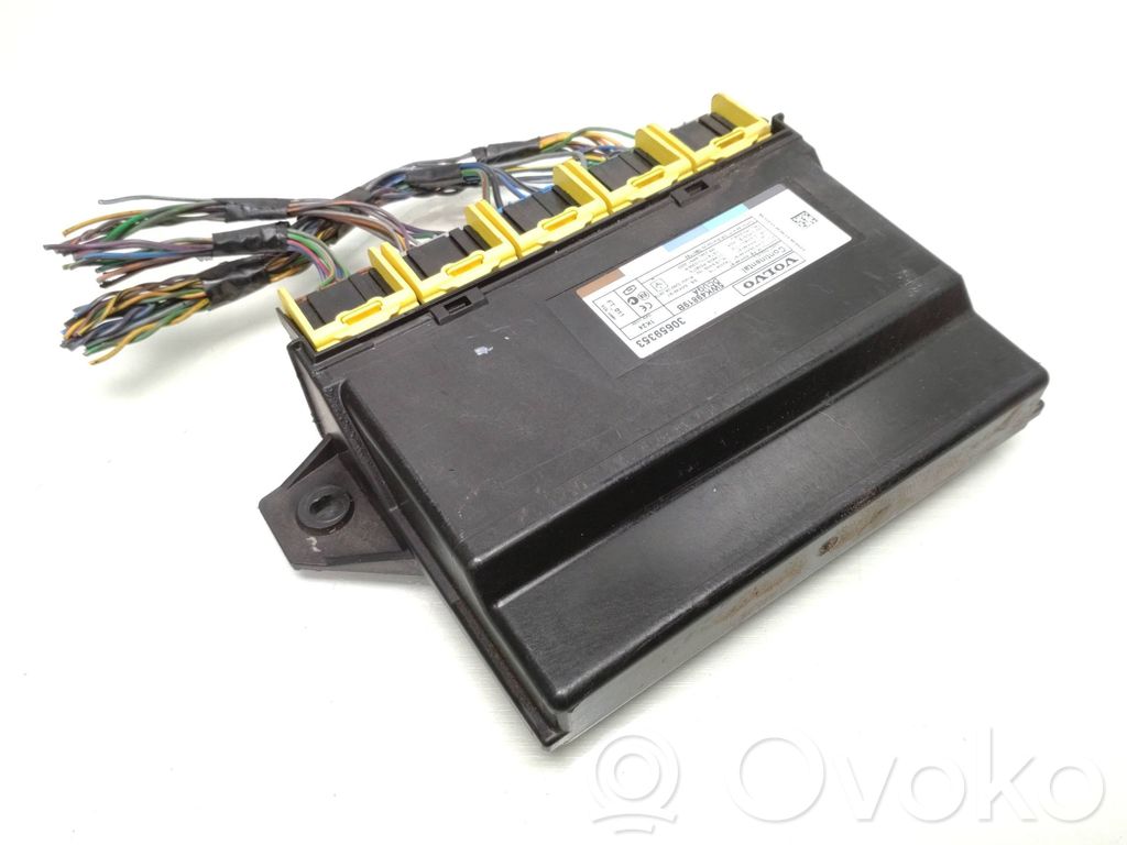 Volvo XC70 Keyless (KESSY) go control unit/module 