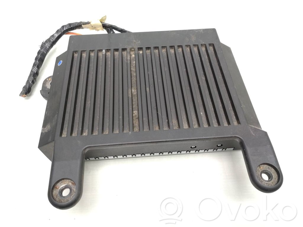 Volvo V70 Sound amplifier 