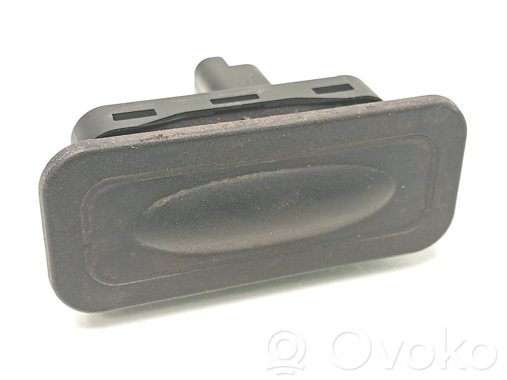 Renault Zoe Tailgate opening switch 