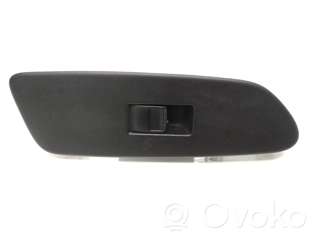 Toyota Auris 150 Electric window control switch 