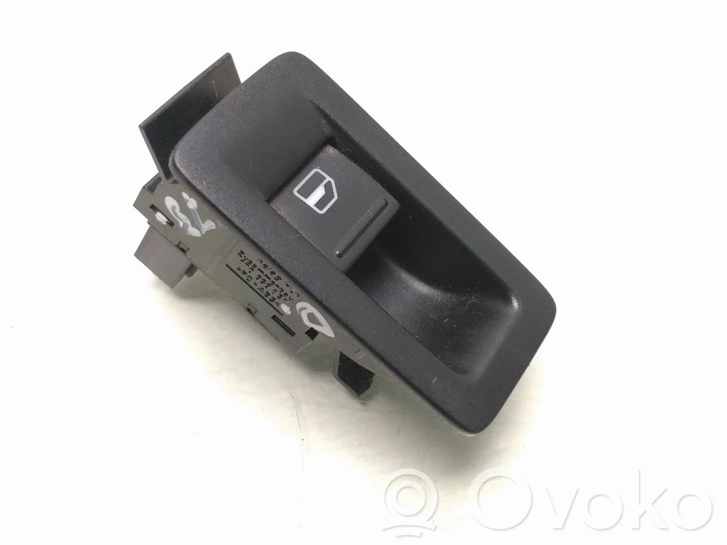 Volkswagen Touran I Electric window control switch 