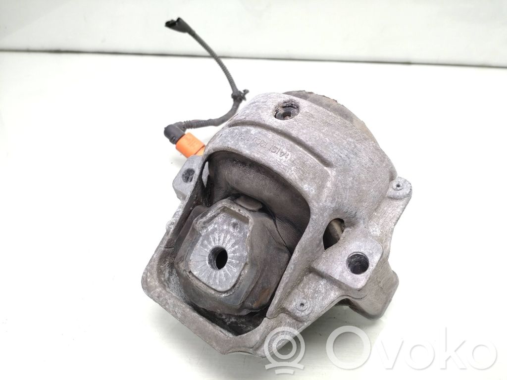Audi A5 8T 8F Engine mount bracket 