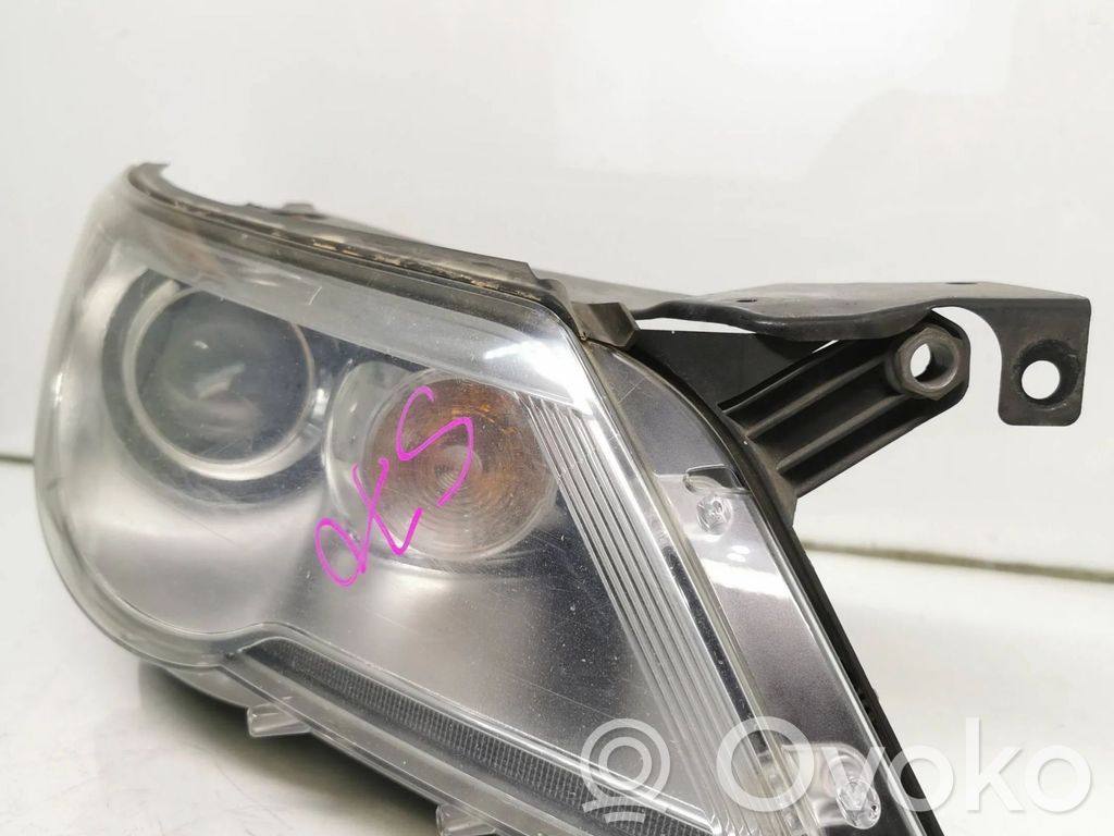 Volkswagen Tiguan Headlight/headlamp 