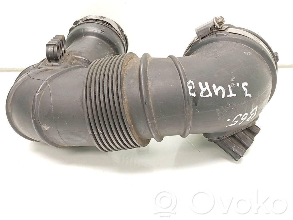 Mercedes-Benz C W204 Turbo air intake inlet pipe/hose 