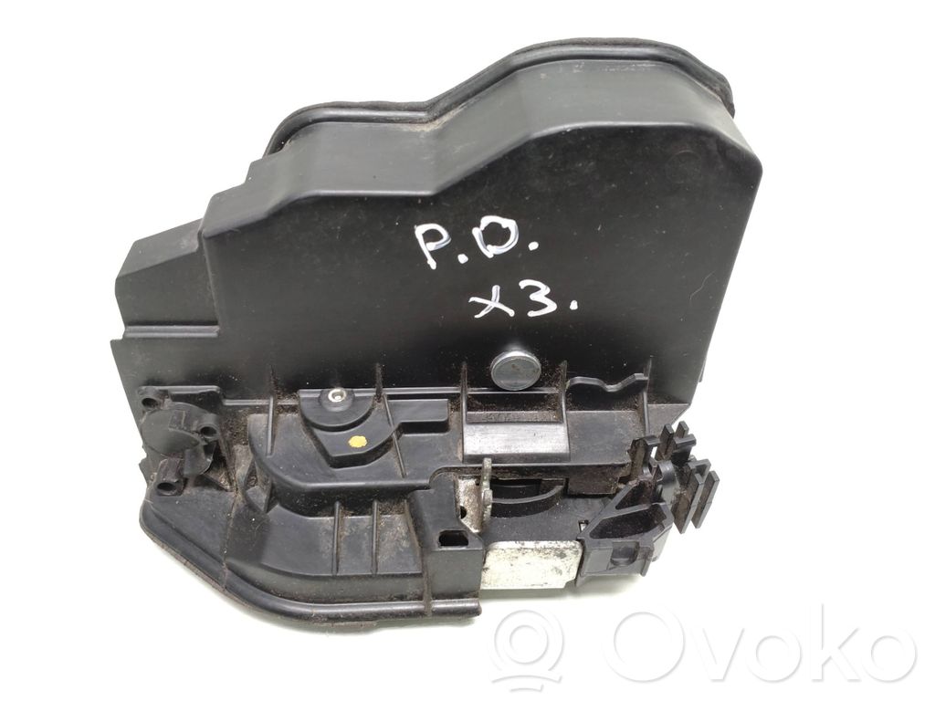 BMW X3 E83 Front door lock 