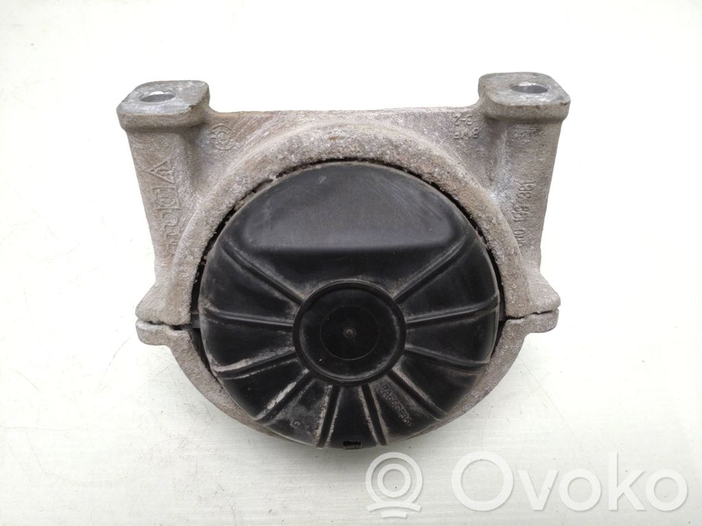 Audi Q5 SQ5 8R Engine mount bracket 
