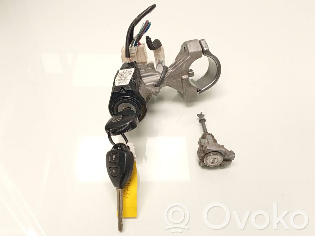 Toyota iQ Užvedimo spynelė 