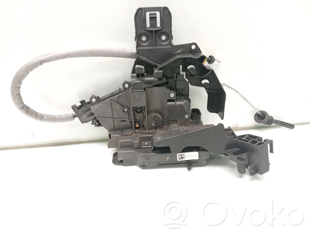 Mercedes-Benz C W205 Zamek drzwi przednich 