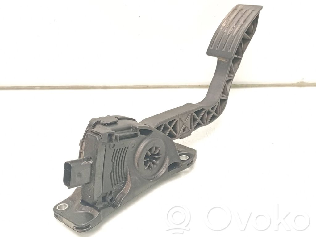Volvo V40 Accelerator throttle pedal 