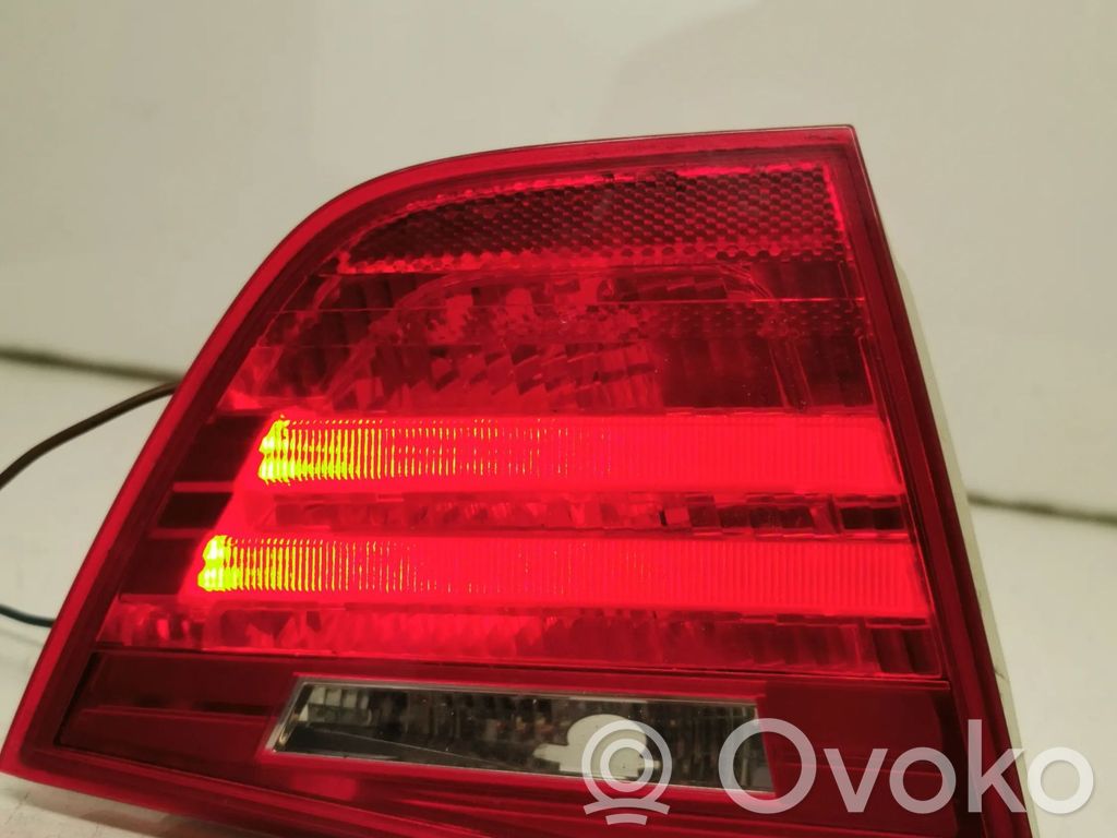 BMW 3 E90 E91 Galinis žibintas dangtyje 