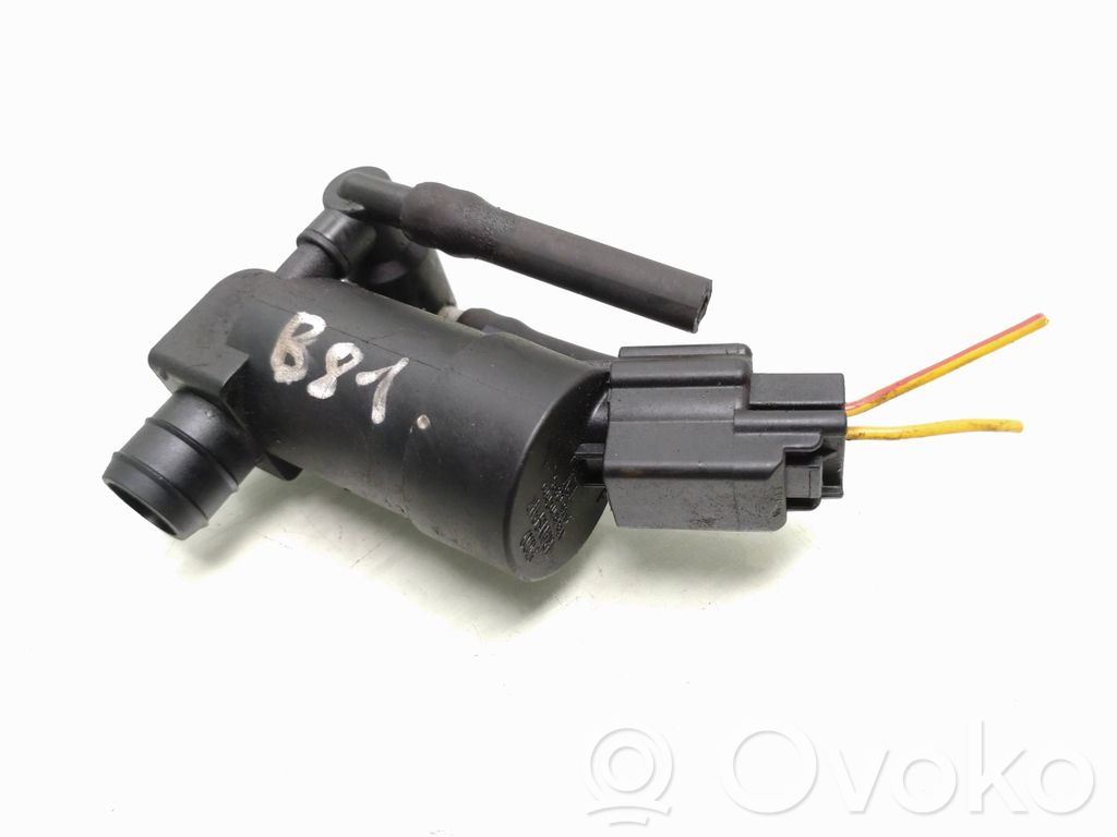 Volvo XC90 Windscreen/windshield washer pump 