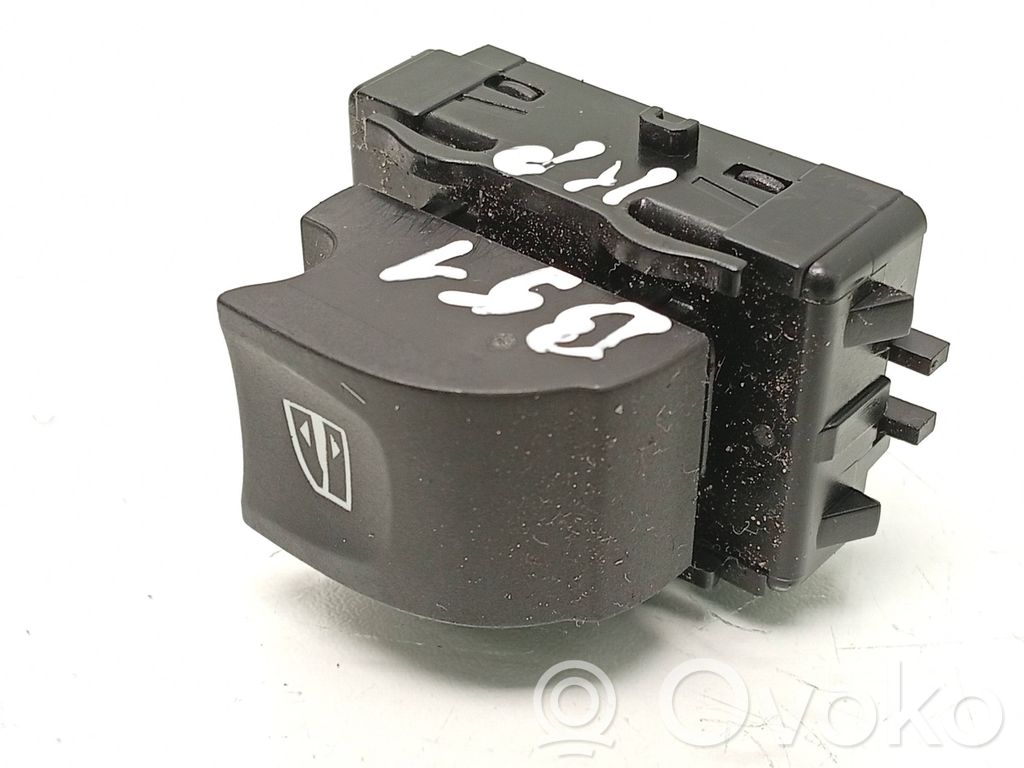 Renault Megane III Electric window control switch 