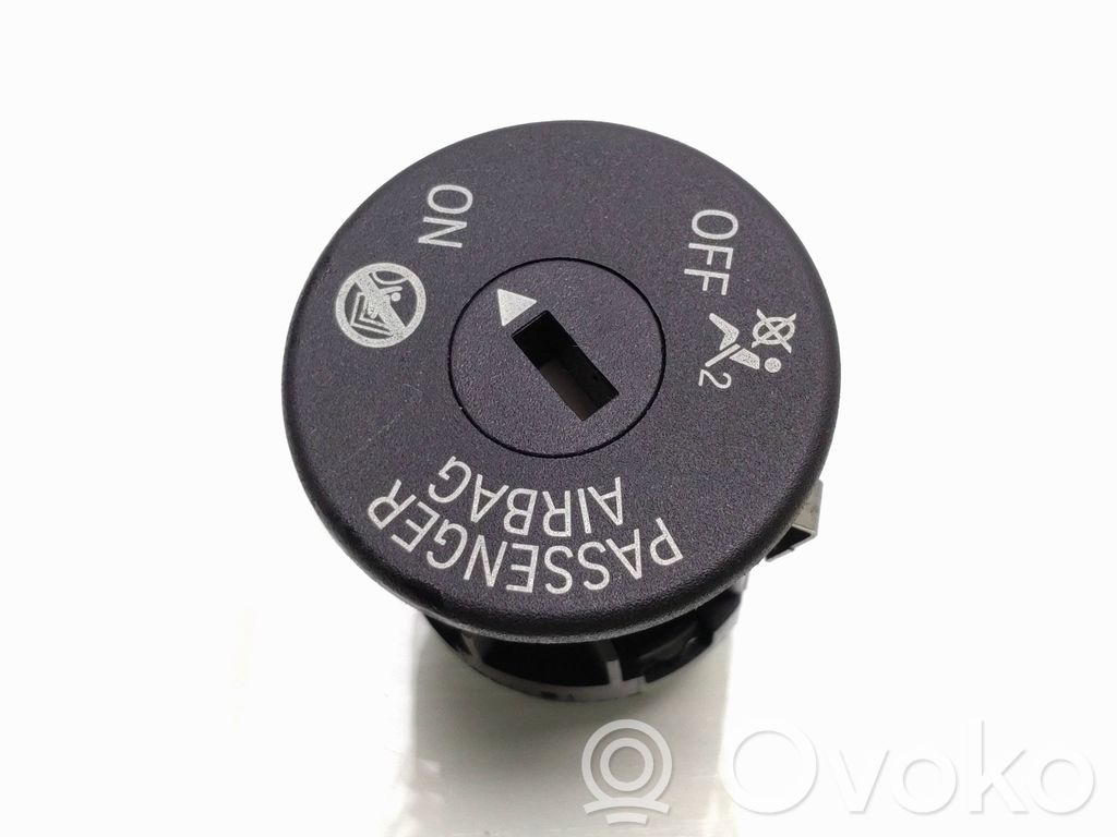 BMW 1 F20 F21 Passenger airbag on/off switch 
