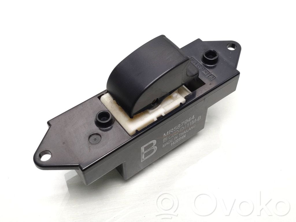Mitsubishi Outlander Electric window control switch 