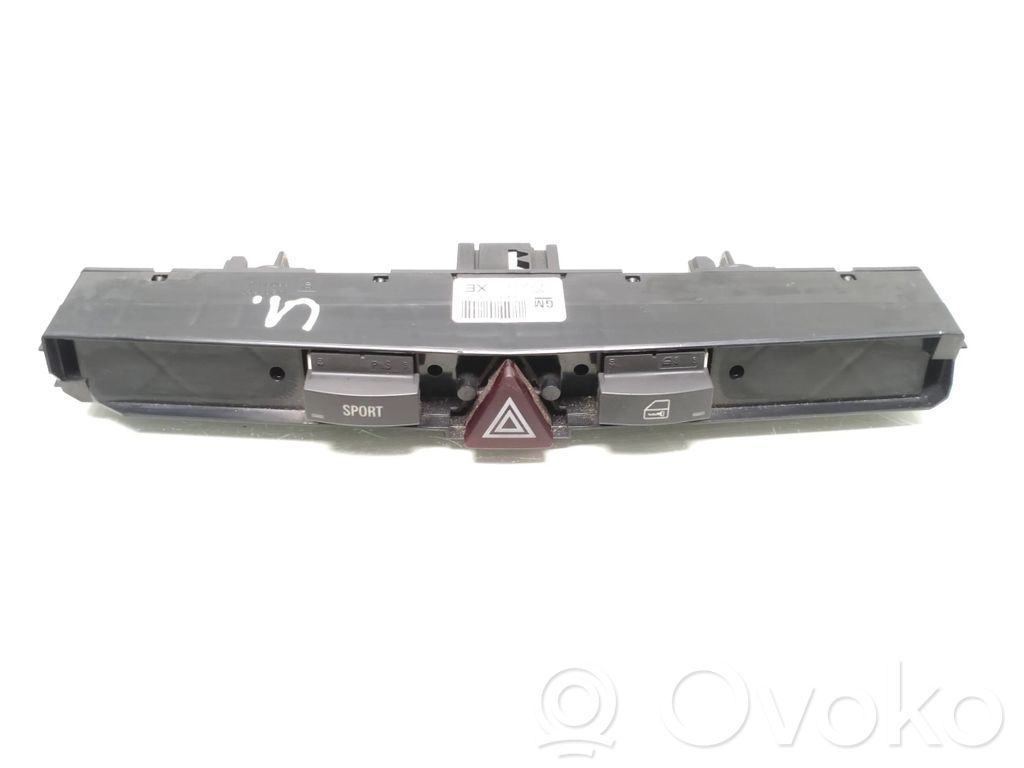 Opel Zafira B Hazard light switch 
