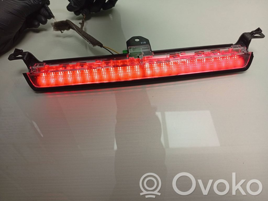 Volvo XC70 Third/center stoplight 
