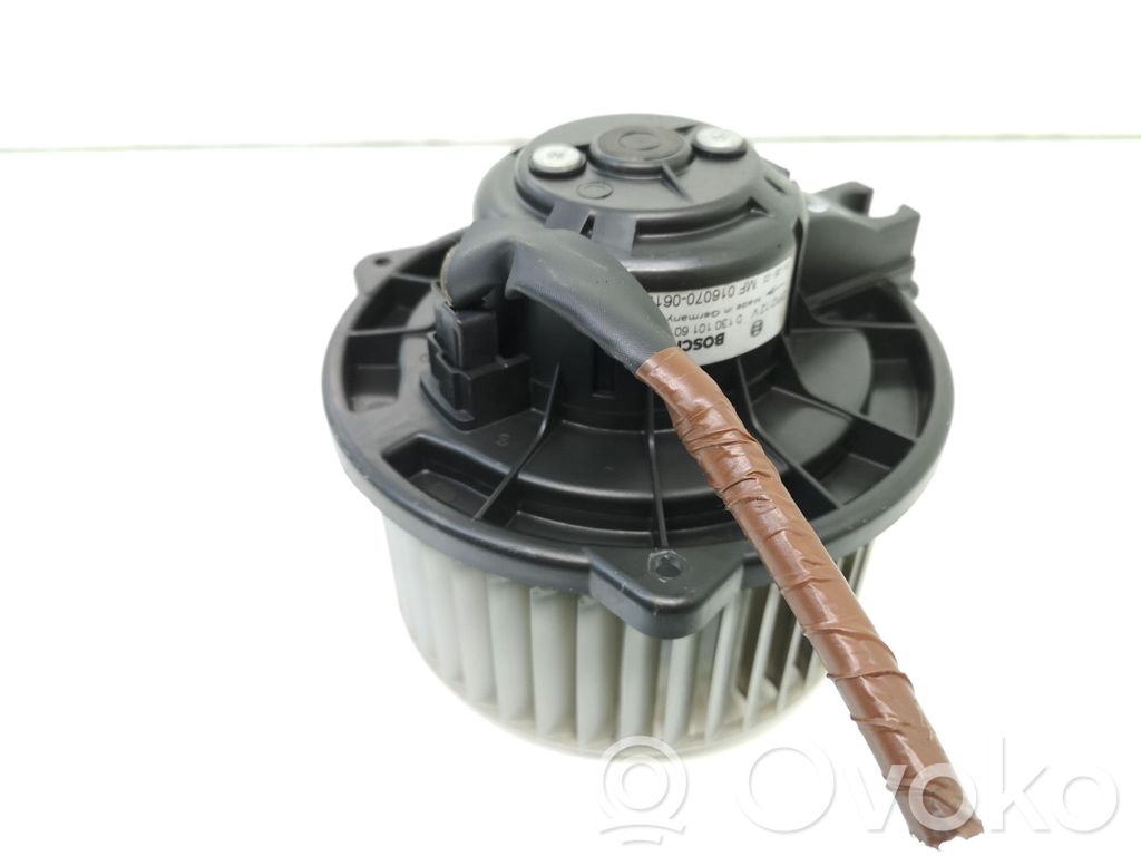 Toyota Corolla Verso E121 Mazā radiatora ventilators 