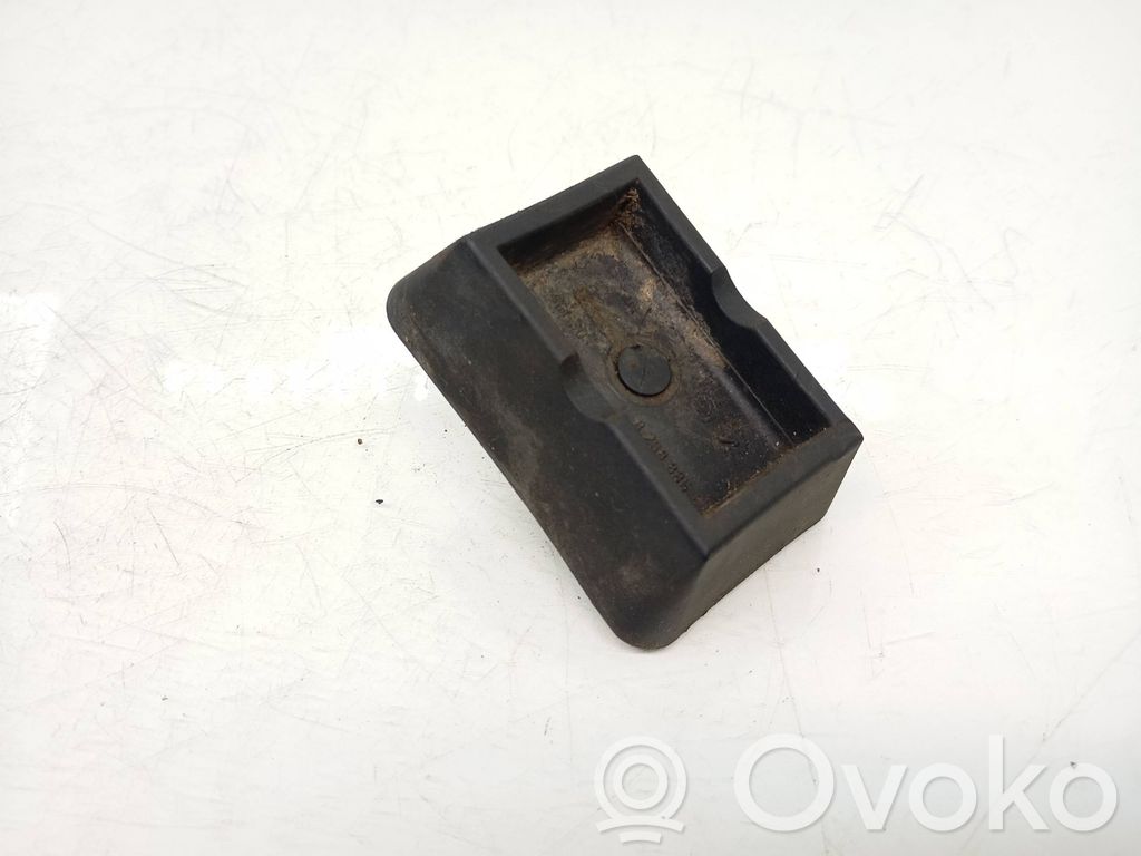 Jacking socket point   8268885