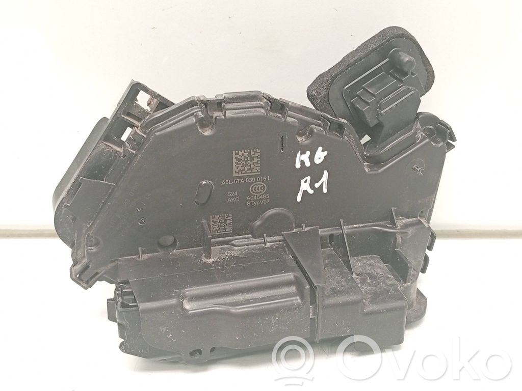 Volkswagen Golf VII Rear door lock 
