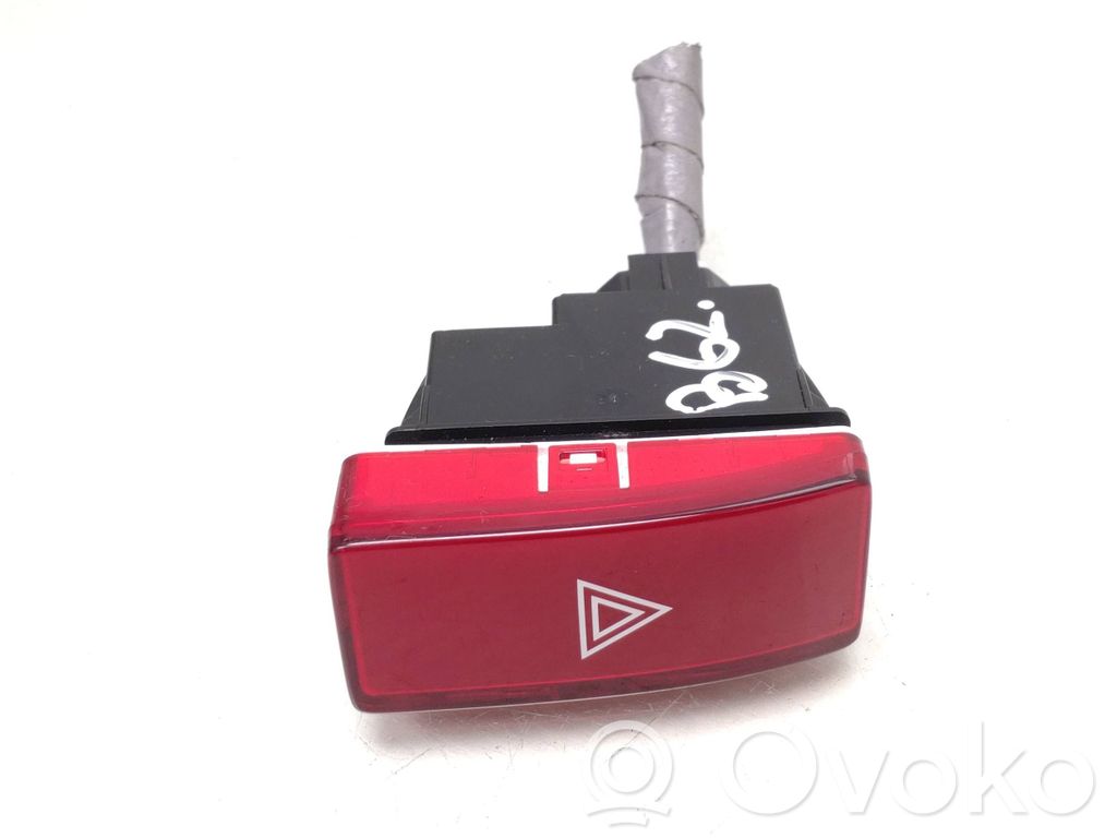 Honda CR-V Hazard light switch 